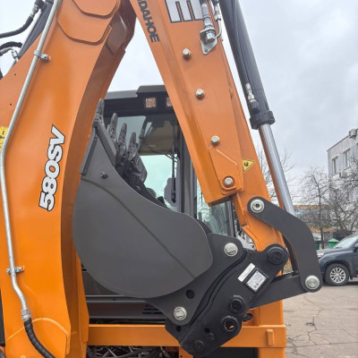 CASE 580SV